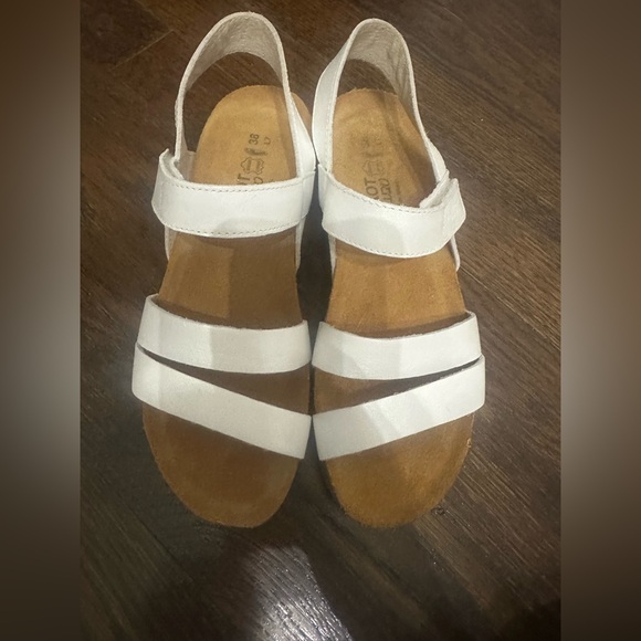 Naot Sandals Size 38 - Picture 3 of 4